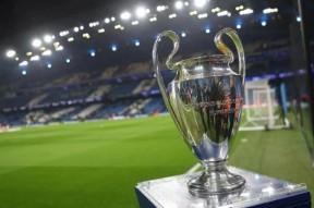 费德勒在G2比赛中刷新纪录，大比分获胜引发热议！