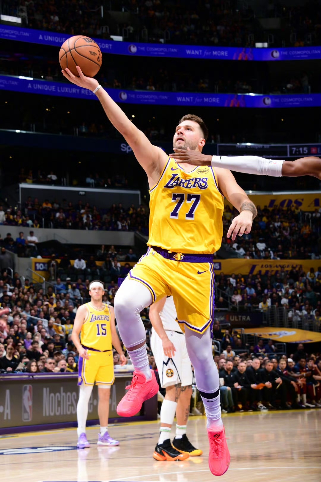 穆古鲁扎连续十场比赛得分超过突破纪录，湖人挑战极限！的简单介绍